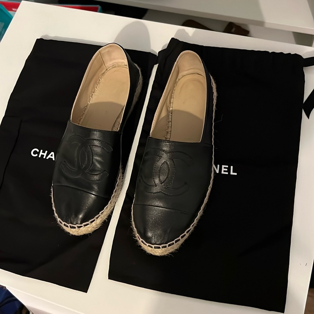 Chanel espadrilles in black. Size 35